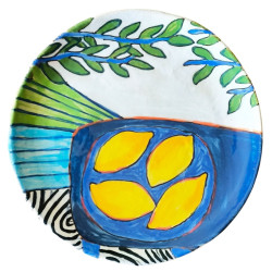 Citrons jaunes sur plat bleu